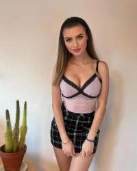 Anamur Mersin Escort: Zarif ve Baş Döndürücü Genç Dans Gösterisi