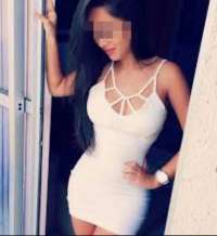 Bakışlarımı Tarifsiz Maceralara Davet Edin, Mersin Mezitli Escort Selin Ateşinizi Yükseltiyor!