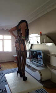 En İyi Özbek Eskort, Senin Hizmetinde